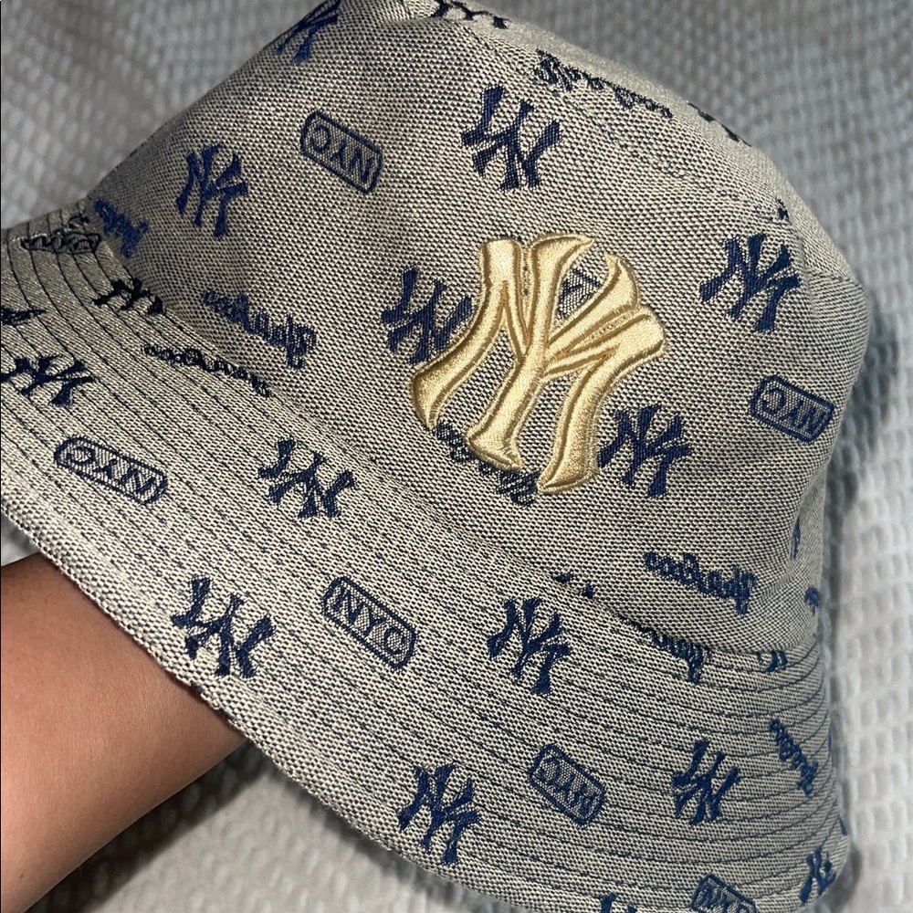 Source Unknown Tan and Blue Patterned Bucket Hat - image 2
